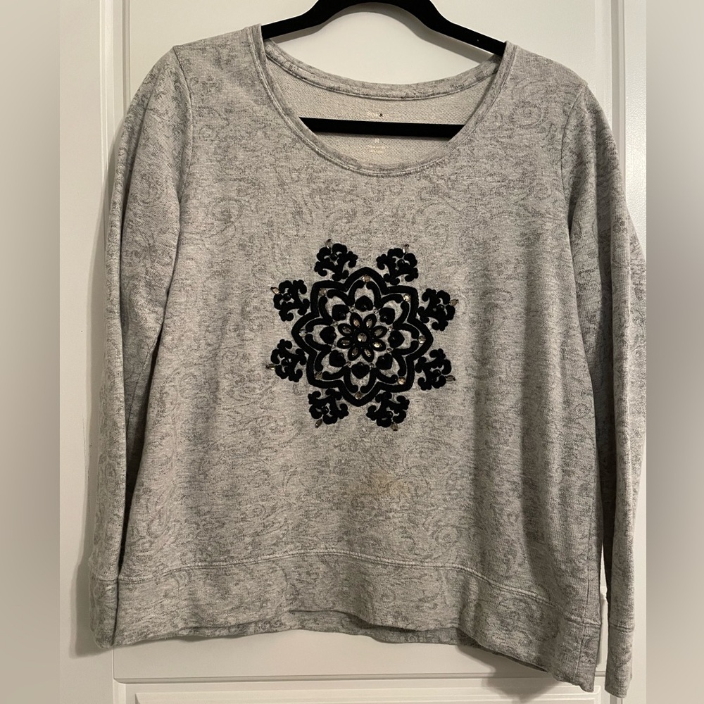 Gray Snowflake Paisley Patterned Women's Sweatshirt Top
